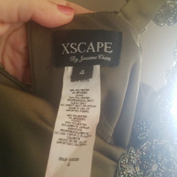 💃🎉XScape size 4 Gown, wore once - Picture 5 of 5